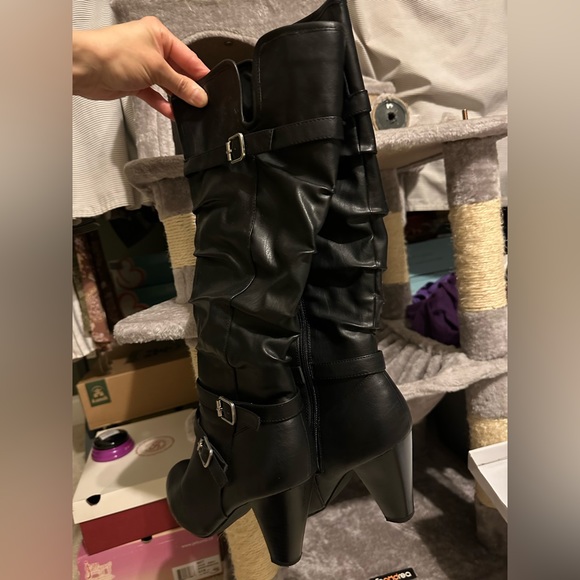 Women’s Rampage boots - Picture 3 of 8